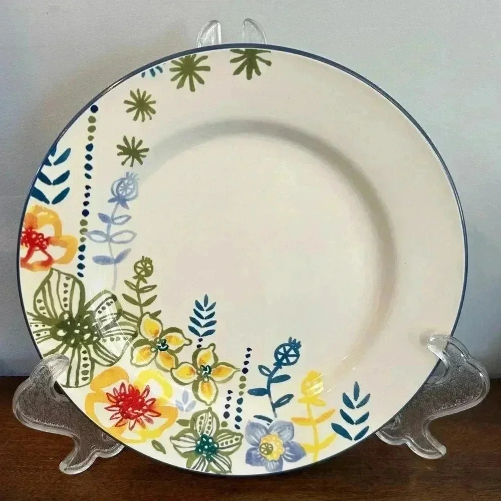 GOODWIN GARDEN PLATE BY TARGET HOME. 10 1/2" DINNER PLATE FLORAL DESIGN IN EUC.